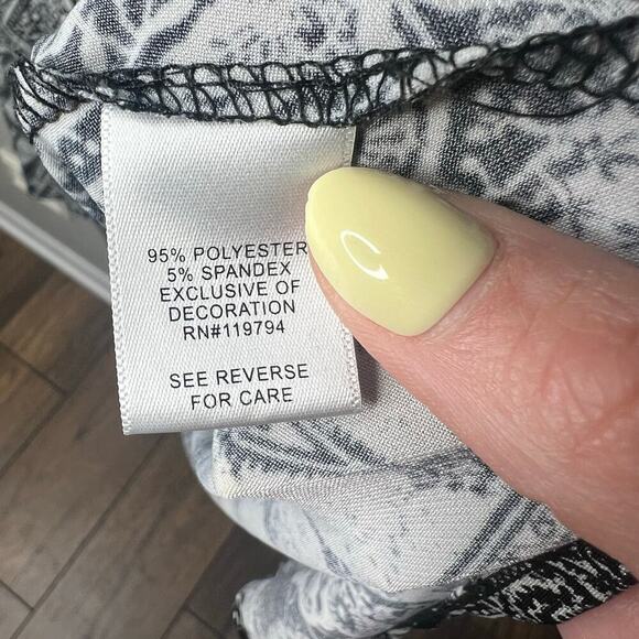 One World Live & Let Live Boho Sleeveless Black White Handkerchief Hem Size 3X - Picture 11 of 11